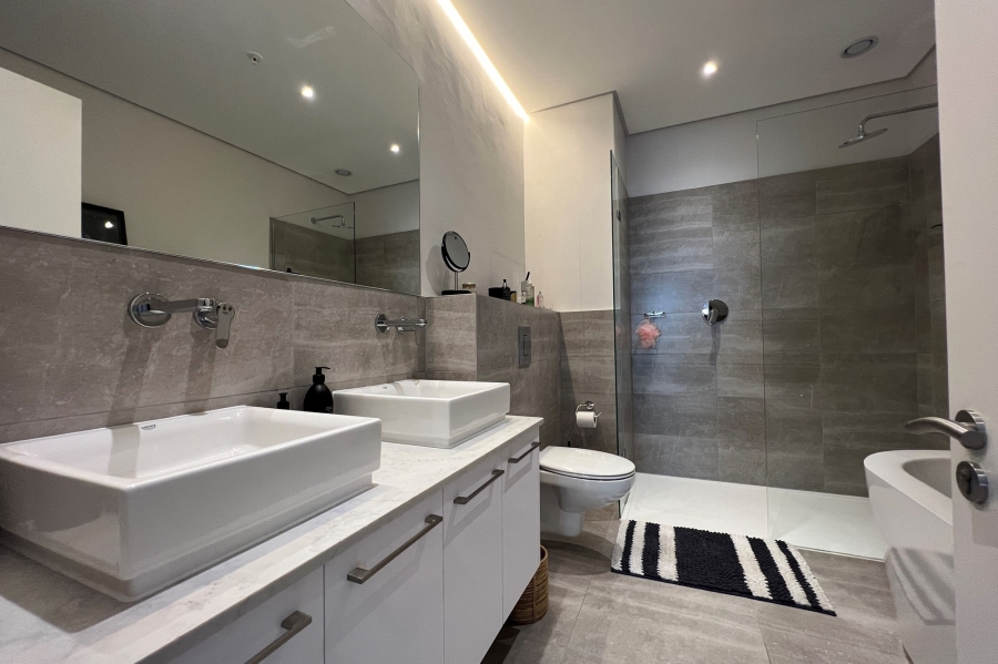 To Let 3 Bedroom Property for Rent in Foreshore Western Cape